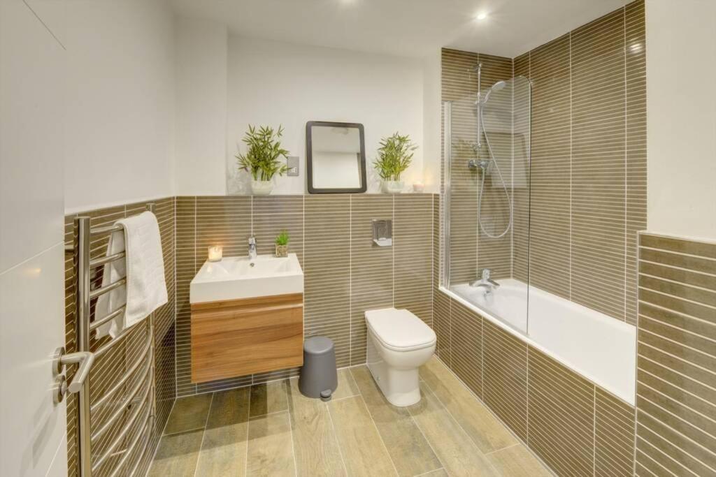 Modern & Stylish 2Br Apartment - Queens House Coventry Dış mekan fotoğraf
