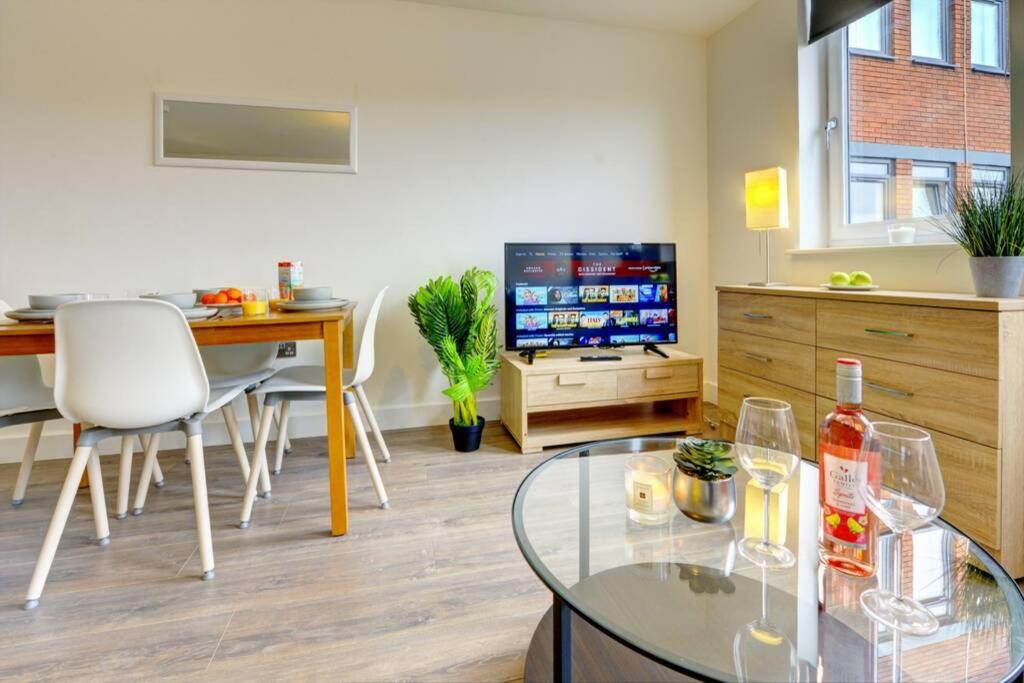 Modern & Stylish 2Br Apartment - Queens House Coventry Dış mekan fotoğraf